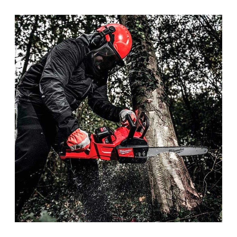 Аккумуляторная цепная пила Milwaukee M18 FCHS-121B